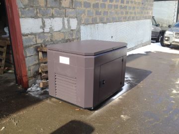 Монтаж бензинового генератора Pramac X 12000 в миниконтейнере с блоком АВР